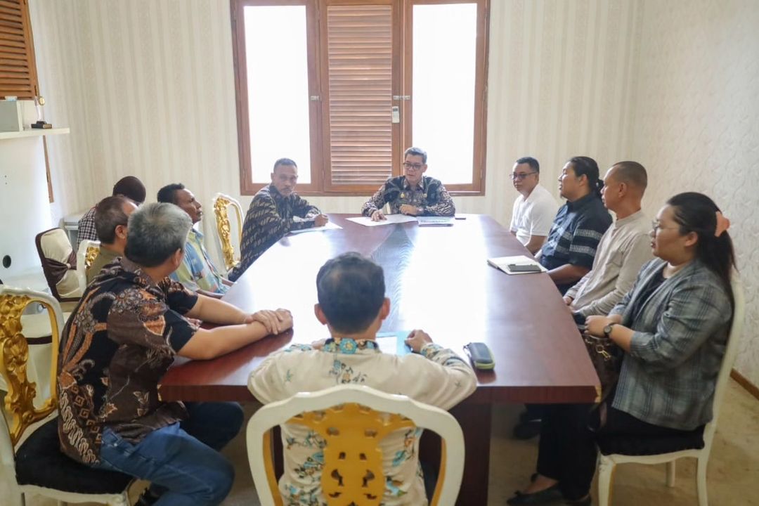 Audiensi dari Gereja Batak Karo Protestan (GBKP) dan Gereja Kristen