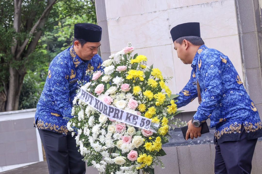 Upacara Ziarah Dan Tabur Bunga Dalam Rangka Menyambut Hut Korpri Ke