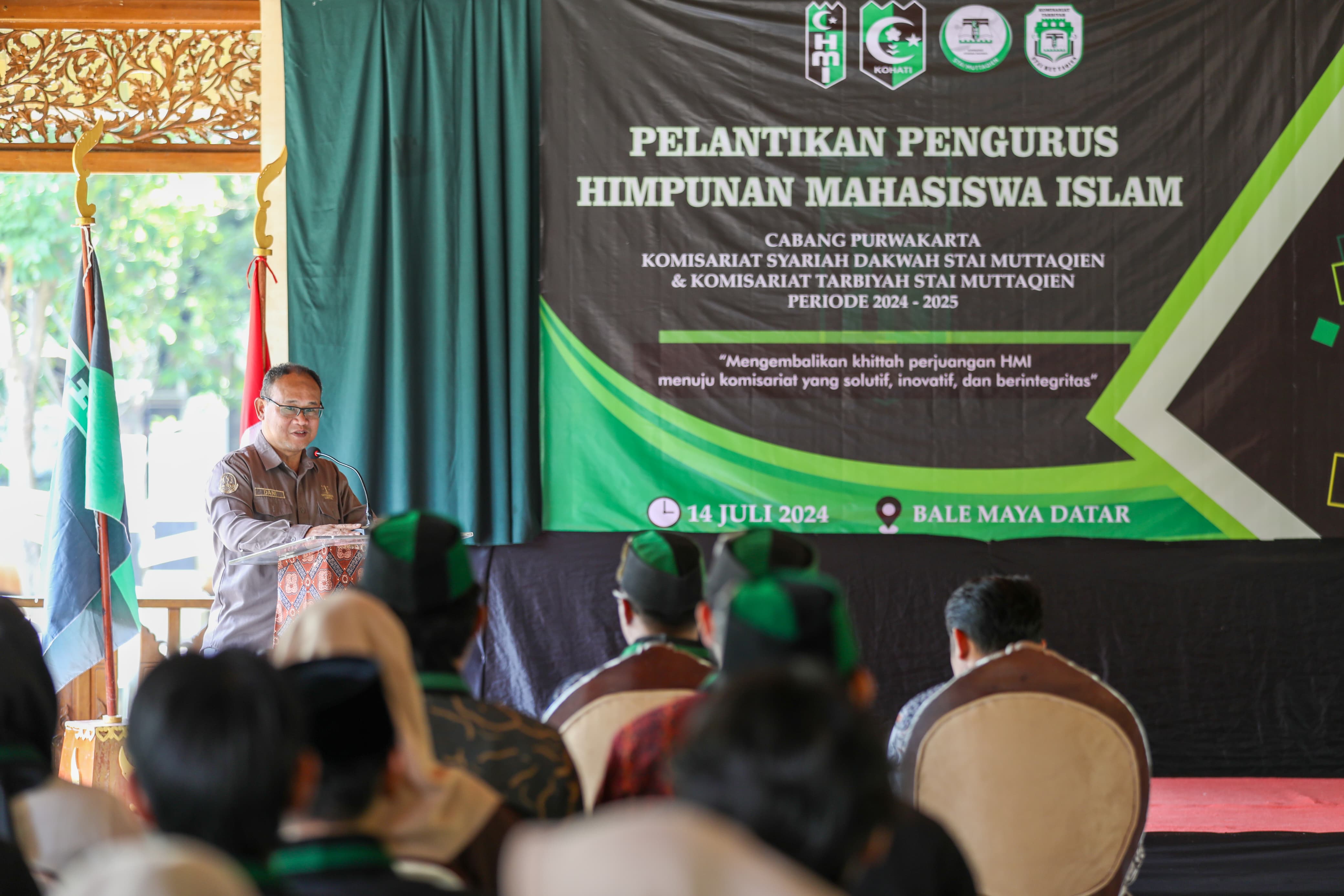 Staf Ahli Bupati Dani Abdurahman, SH, MH. mewakil Pj. Bupati Purwakarta menghadiri Pelantikan Pengurus Himpunan Mahasiswa Islam Cabang Purwakarta STAI Muttaqien