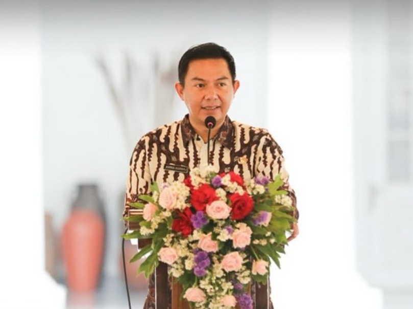 Sekda Purwakarta Norman Nugraha menghadiri Kegiatan Pembayaran Zakat Serentak Bersama Bupati Purwakarta Melalui BAZNAS